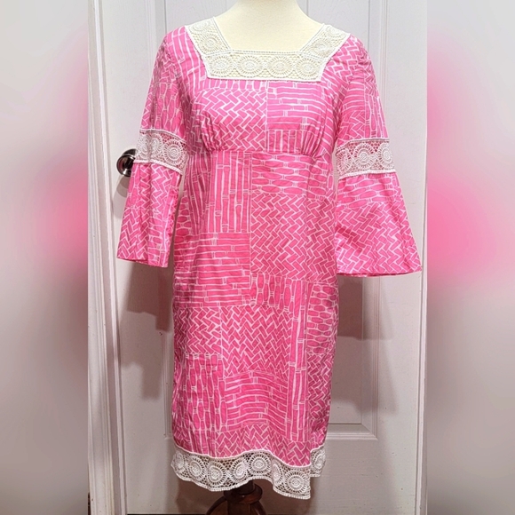 Lilly Pulitzer Dresses & Skirts - Lilly Pulitzer Chapman Tunic Pink & White Floral Lace Dress Women's Size Small